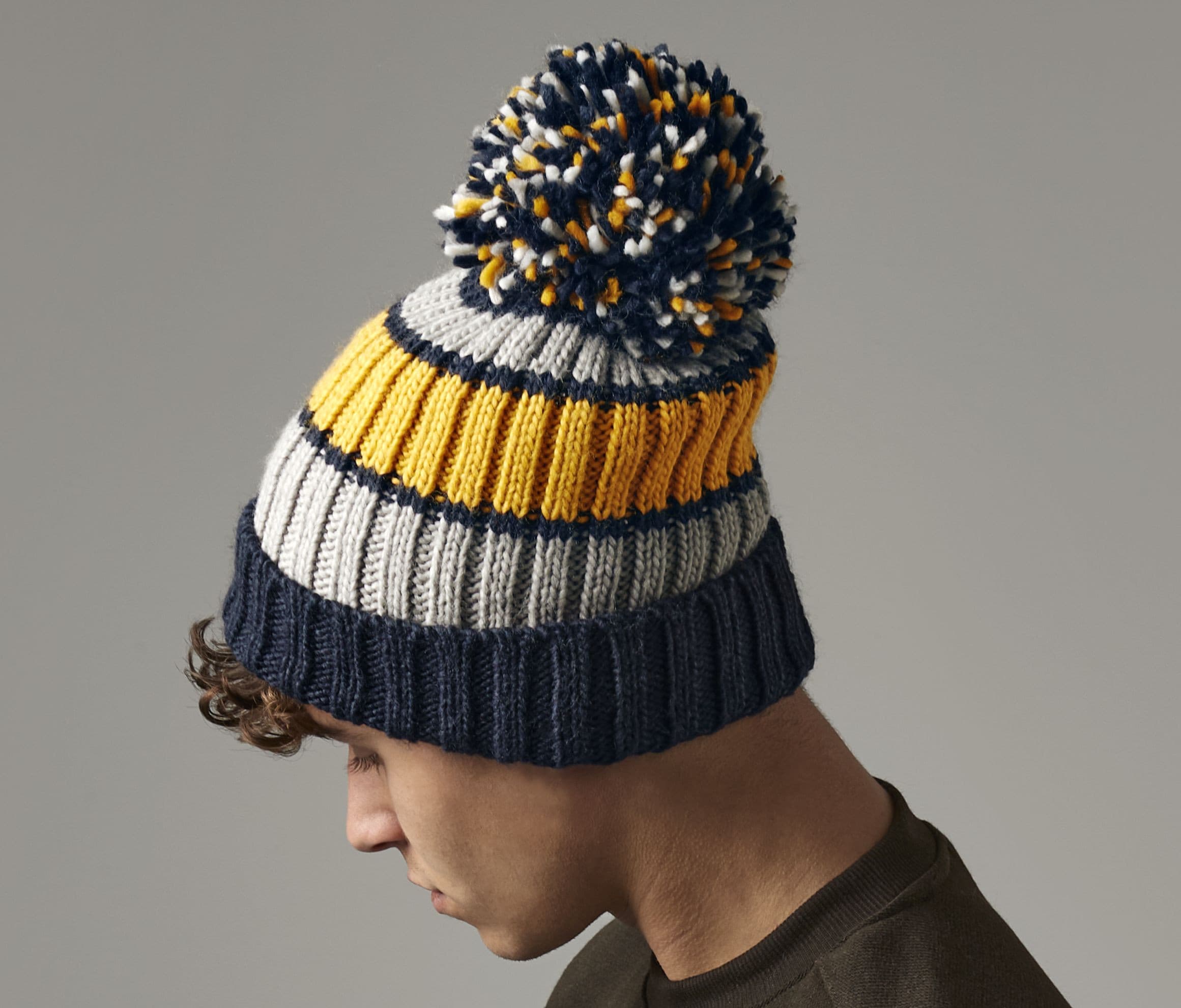 Bonnet rayé avec pompon