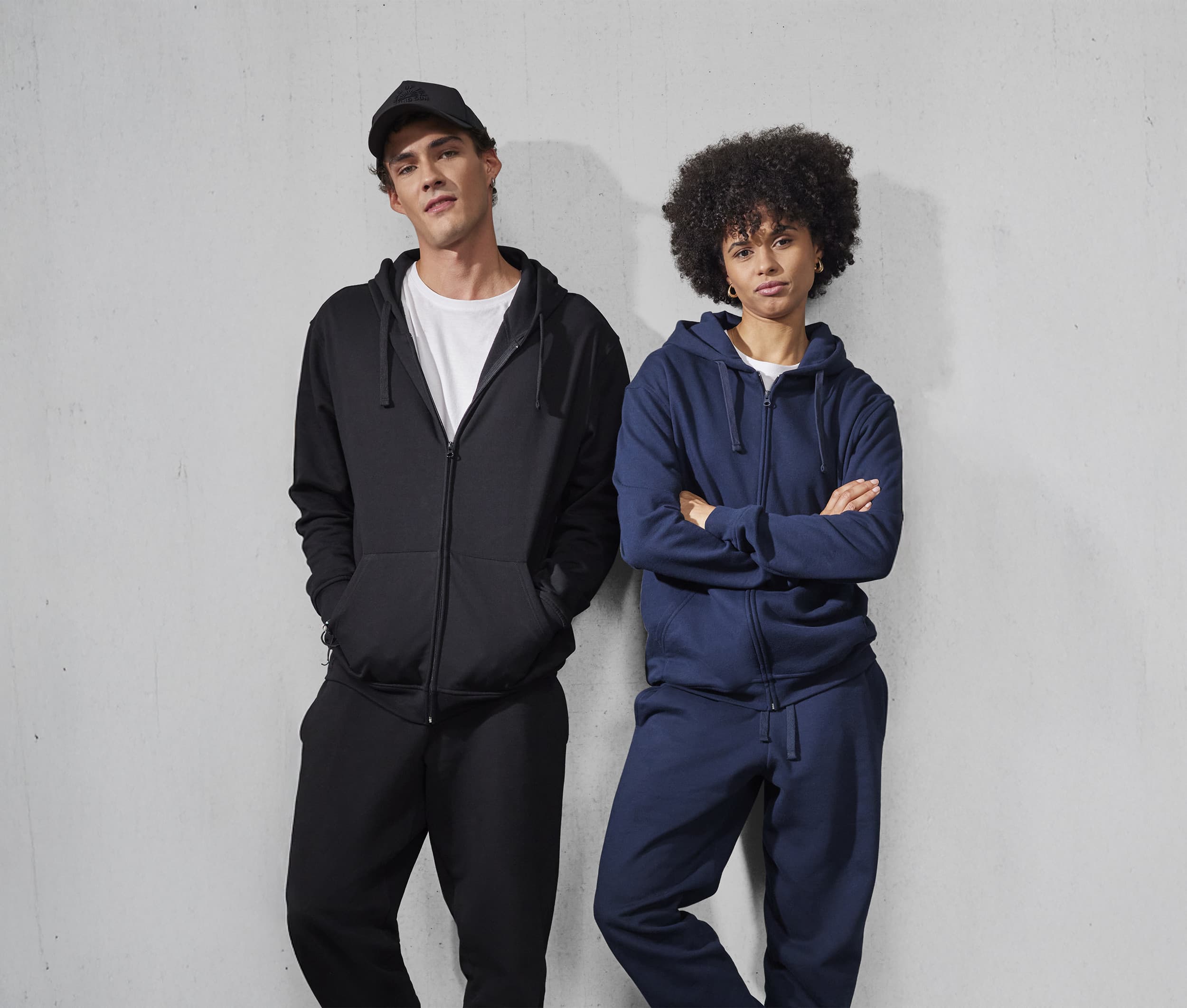 Sweat zippé à capuche unisexe