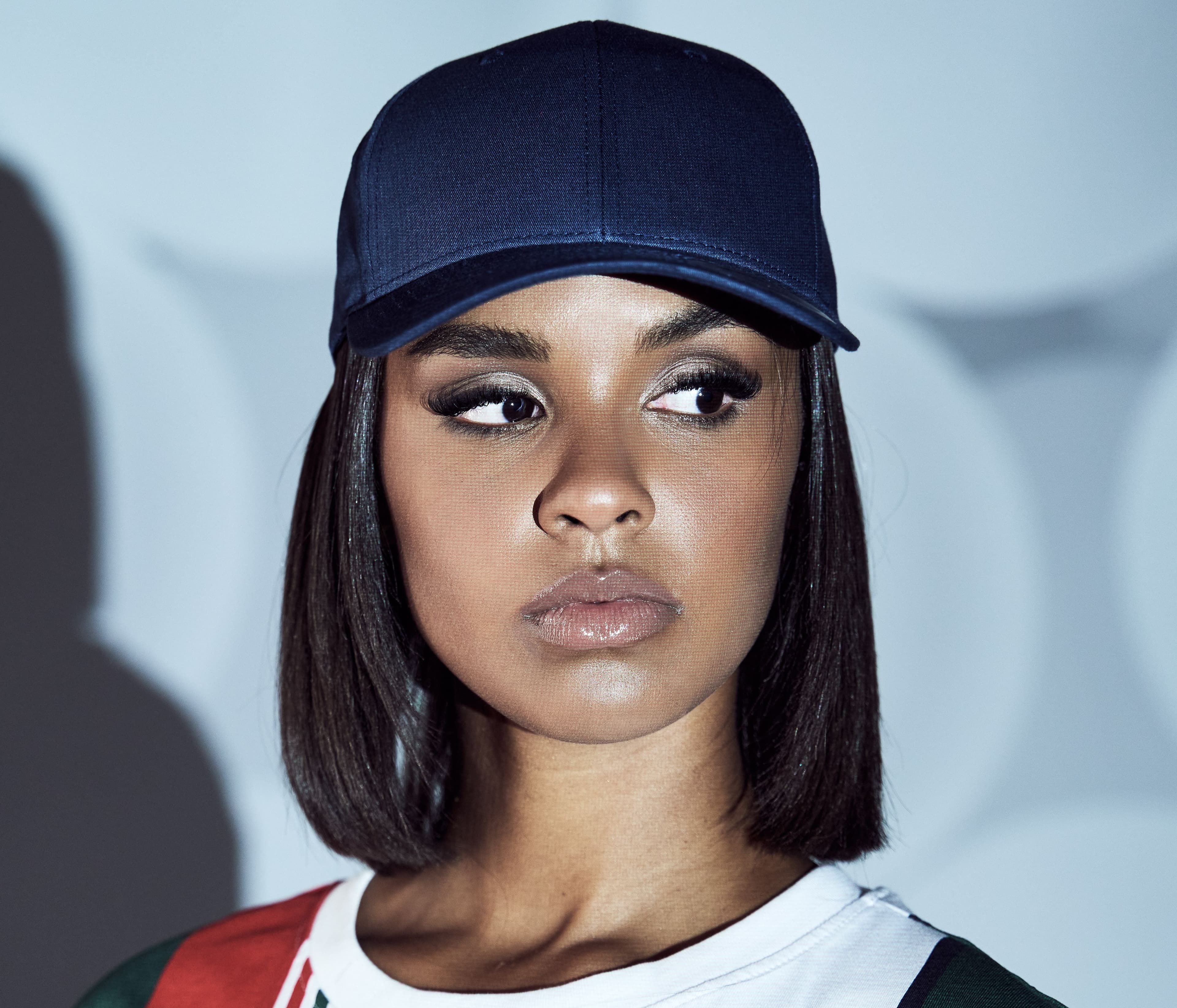 Casquette snapback visière incurvée