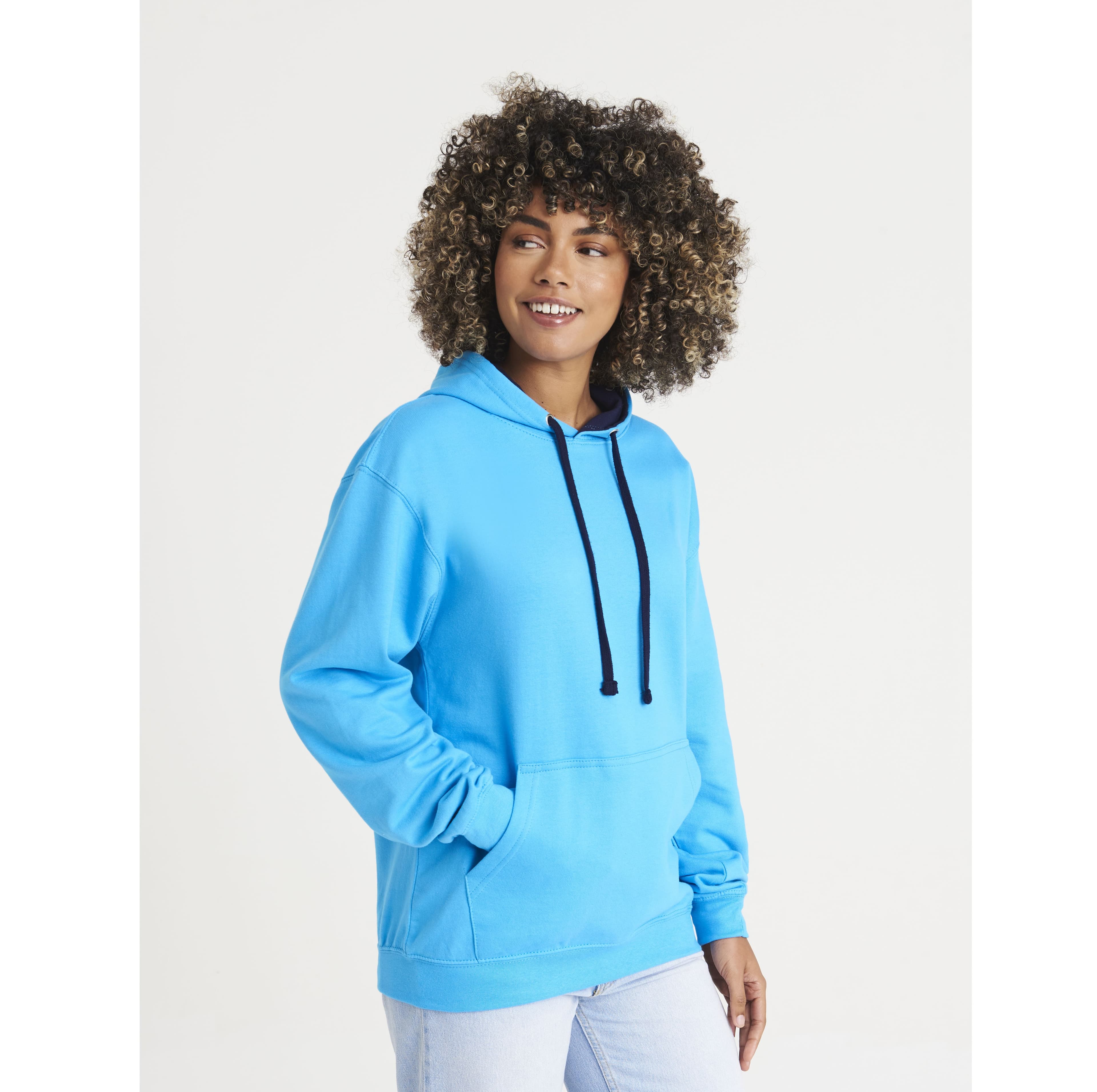 Sweat capuche contrastée