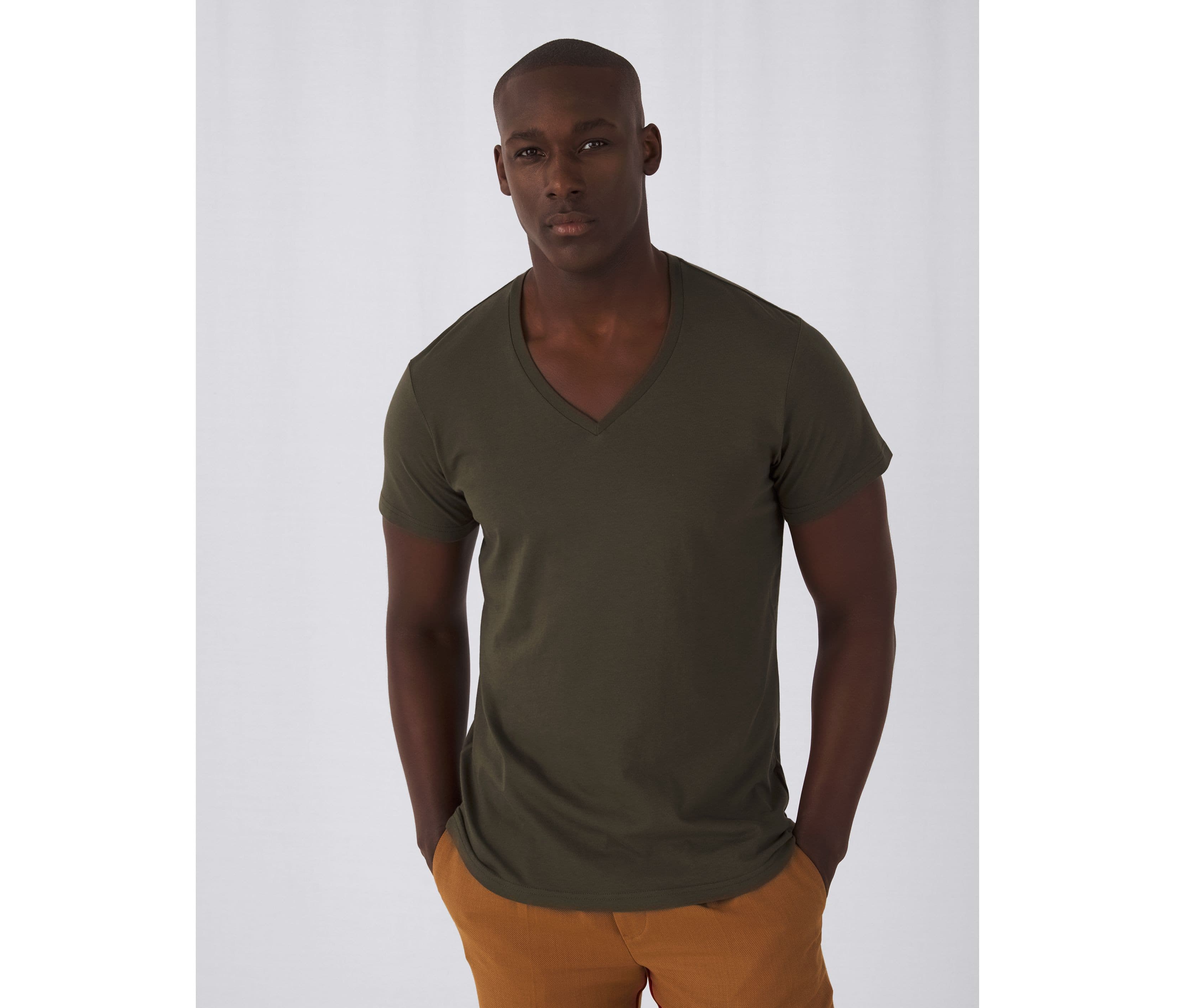 Tee-shirt homme col V en coton bio