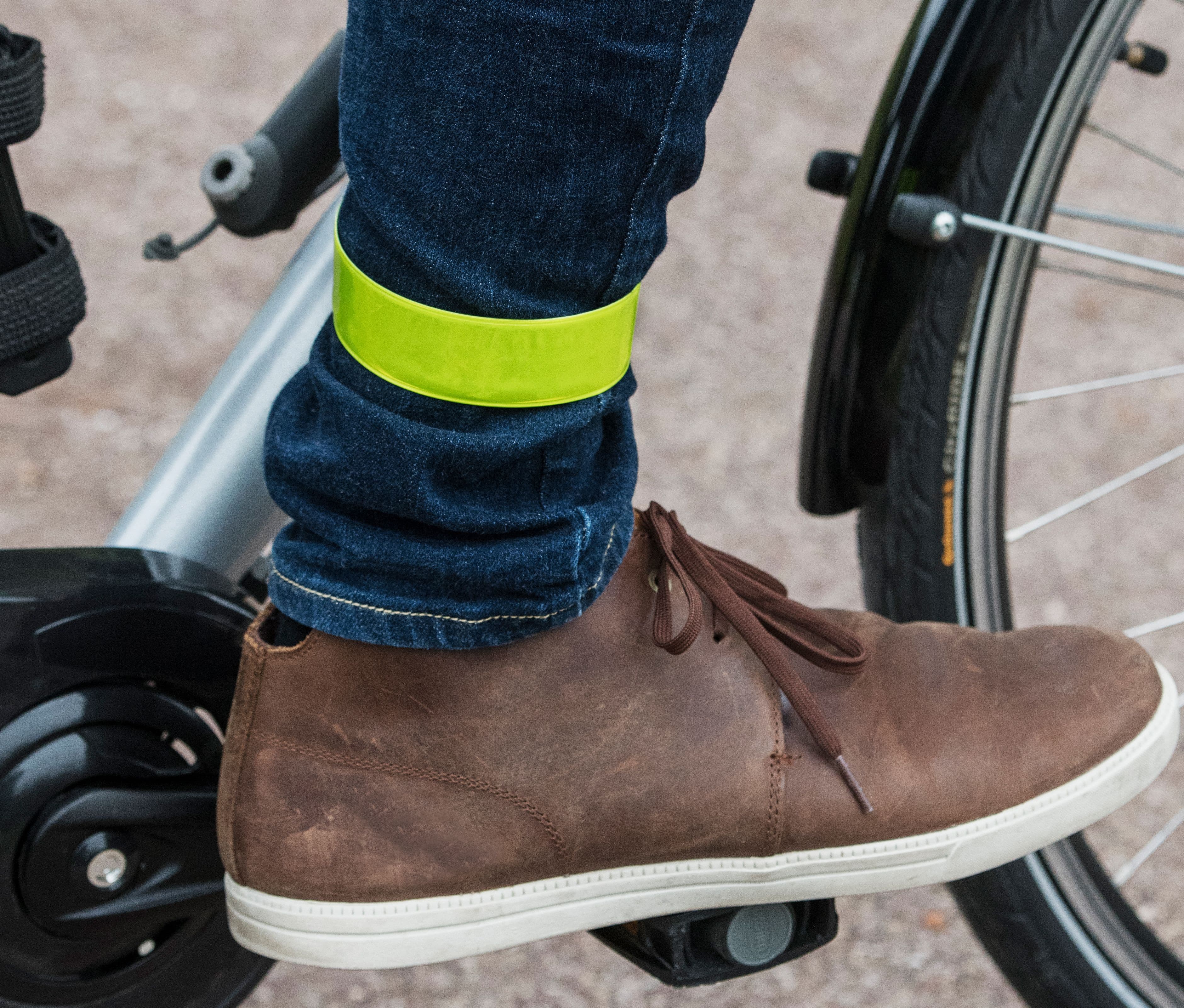 Brassard enroulement par claquement